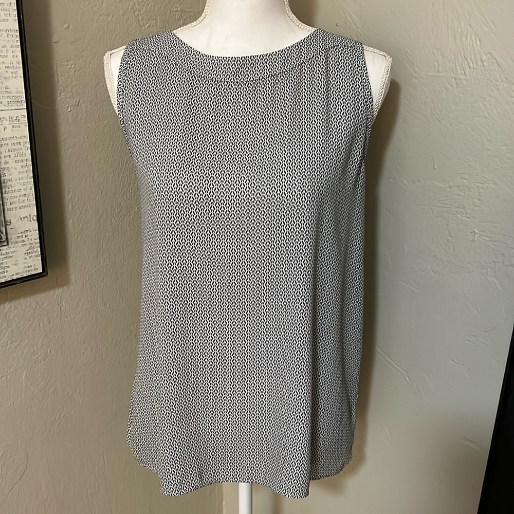 Loft Sleeveless Top Black & White sz S